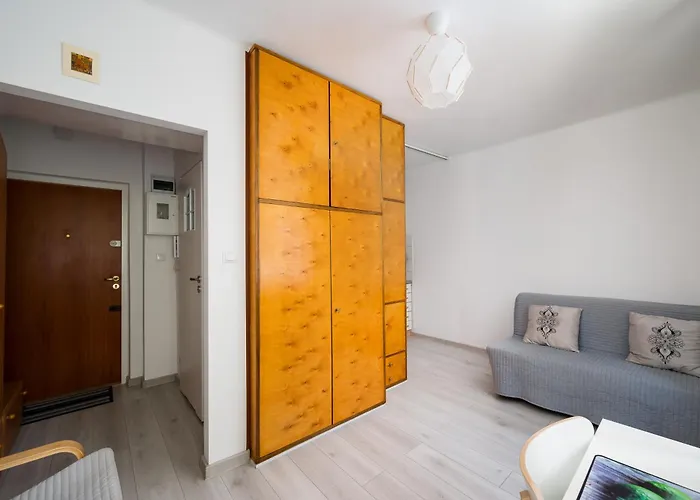 Royal Baths Standard By Bookinghost *