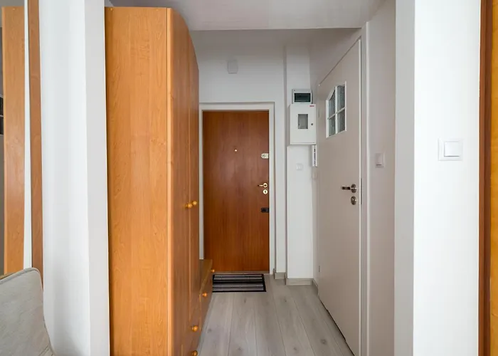 Royal Baths Standard By Bookinghost وارسو