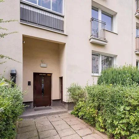 Royal Baths Standard By Bookinghost *